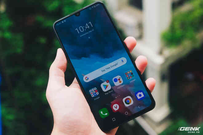 Chi tiết Vsmart Aris giá 7.5 triệu: Mặt lưng kính nhám, hiệu năng ổn, chỉ tiếc màn hình giọt nước - Ảnh 5. Chi tiết Vsmart Aris giá 7.5 triệu: Mặt lưng kính nhám, hiệu năng ổn, chỉ tiếc màn hình giọt nước - Ảnh 5.