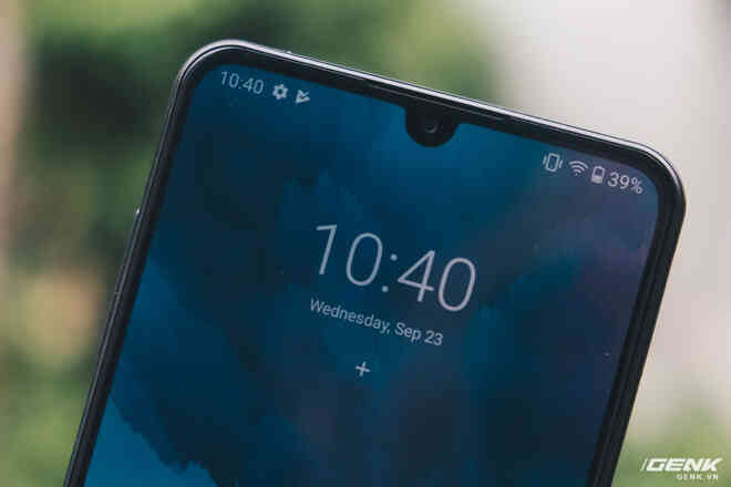 Mổ bụng Vsmart Aris: Lưng kính nhưng vẫn dễ sửa - Ảnh 2.