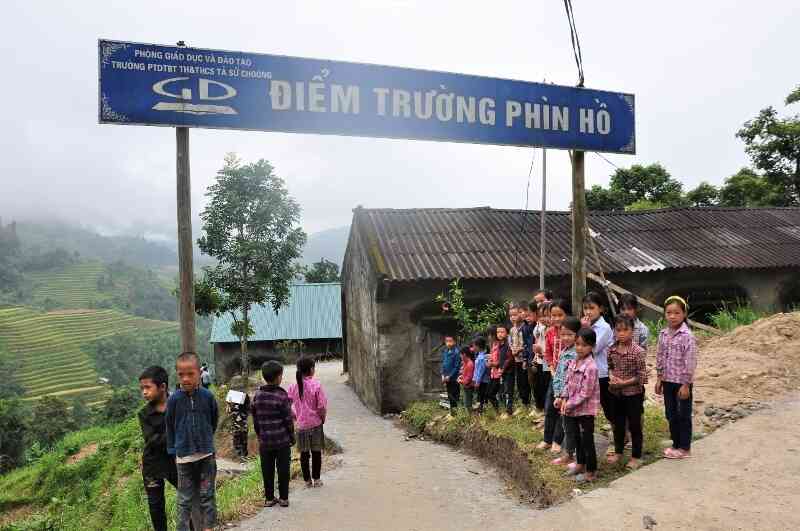 Tuổi trẻ MobiFone đóng góp “Món quà yêu thương” tới học sinh địa đầu Tổ quốc