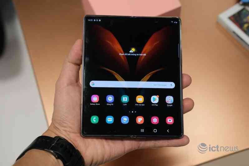 Hình ảnh và video Galaxy Z Fold2 giá 50 triệu tại Việt Nam