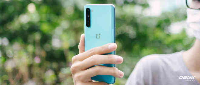 Đánh giá OnePlus Nord: Không nổi bật, nhưng tốt toàn diện - Ảnh 3. Đánh giá OnePlus Nord: Không nổi bật, nhưng tốt toàn diện - Ảnh 3.