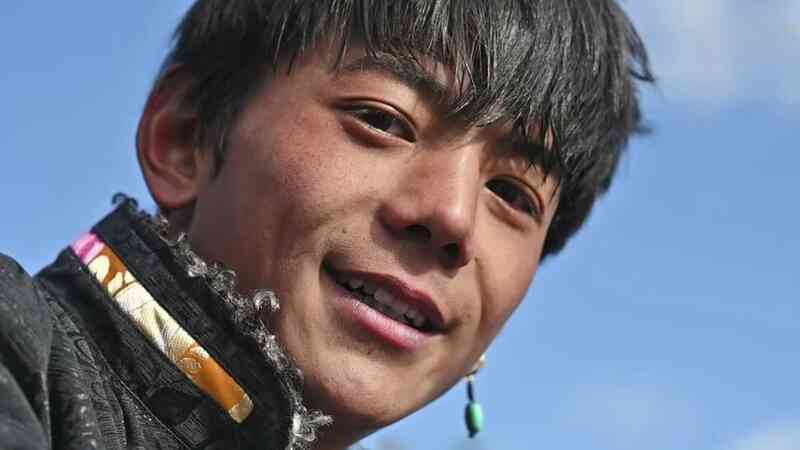 Sự thật đằng sau chàng trai chăn bò nổi tiếng trên Internet Trung Quốc