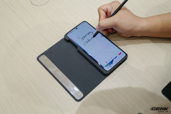 Galaxy S21 Ultra tương thích ngược với bút S-Pen đời trước mượt thế nào, xem video này là biết ngay - Ảnh 5.