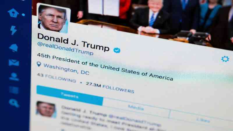 Nhân viên Twitter khóa tài khoản vì sợ người ủng hộ ông Trump trả thù