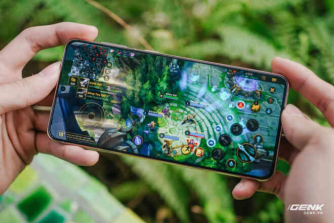 Đánh giá hiệu năng gaming Exynos 2100 trên Galaxy S21: Có cải thiện hơn, nhưng vẫn chưa thể sánh bằng Snapdragon