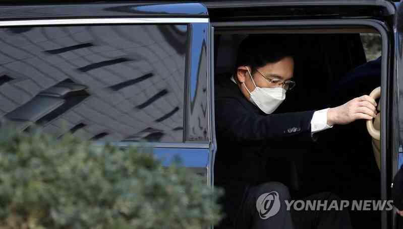 ‘Thái tử Samsung’ quay lại nhà tù với mức án 2,5 năm