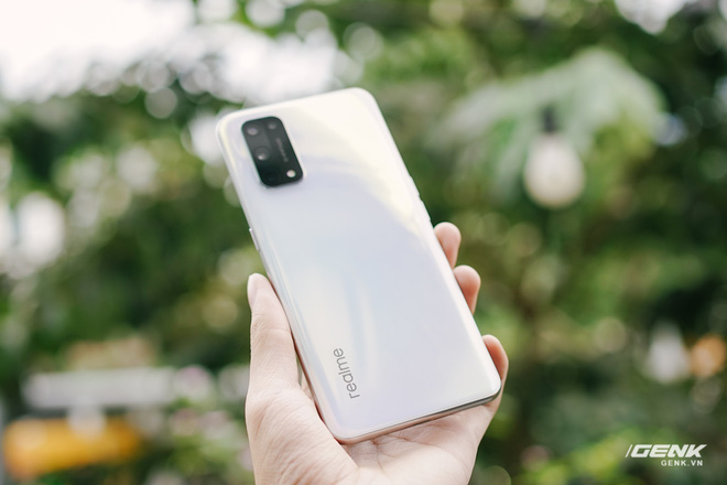 Đánh giá Realme X7 Pro: Smartphone tốt nhất phân khúc giá 8 triệu, nhưng...? - Ảnh 4. Đánh giá Realme X7 Pro: Smartphone tốt nhất phân khúc giá 8 triệu, nhưng...? - Ảnh 4.