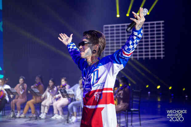 Trước giờ G Gala WeChoice Awards: Hoàng Thùy Linh và Dế Choắt cực tình tứ, Bích Phương cõng gấu siêu đáng yêu bên dàn rapper trai trẻ - Ảnh 7. Trước giờ G Gala WeChoice Awards: Hoàng Thùy Linh và Dế Choắt cực tình tứ, Bích Phương cõng gấu siêu đáng yêu bên dàn rapper trai trẻ - Ảnh 7.