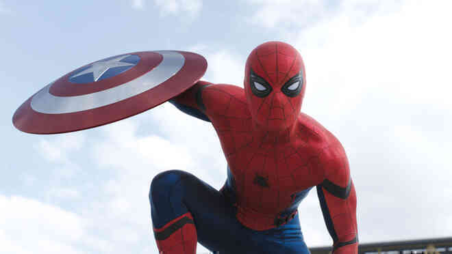 Cứ tưởng tạch vai ai ngờ lại được trở thành Spider-Man, Tom Holland phấn khích đến nỗi làm rơi hỏng cả máy tính