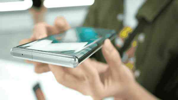 Giám đốc sản phẩm OPPO Việt Nam nhá hàng OPPO X: Smartphone màn hình cuộn của OPPO sẽ sớm được thương mại hoá tại Việt Nam? - Ảnh 2. Giám đốc sản phẩm OPPO Việt Nam nhá hàng OPPO X: Smartphone màn hình cuộn của OPPO sẽ sớm được thương mại hoá tại Việt Nam? - Ảnh 2.