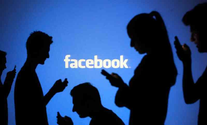 Facebook cấm cửa người tạo ra công cụ 
