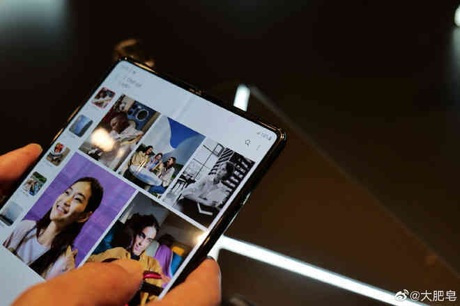 Samsung W22 5G ra mắt: Là Galaxy Z Fold3 đổi tên nhưng chỉ dành cho người dùng Trung Quốc, giá 60 triệu đồng - Ảnh 8. Samsung W22 5G ra mắt: Là Galaxy Z Fold3 đổi tên nhưng chỉ dành cho người dùng Trung Quốc, giá 60 triệu đồng - Ảnh 8.