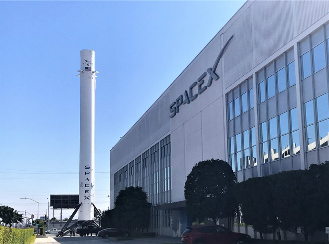 Tỷ phú Elon Musk tiền chất thành núi: SpaceX vượt mốc 100 tỷ USD, giàu thứ hai hành tinh