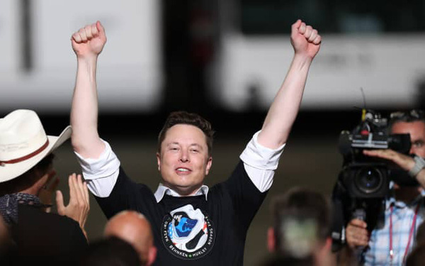 Elon Musk đạt cột mốc mới: Tổng tài sản bằng Bill Gates và Warren Buffett cộng lại - Ảnh 1. Elon Musk đạt cột mốc mới: Tổng tài sản bằng Bill Gates và Warren Buffett cộng lại - Ảnh 1.