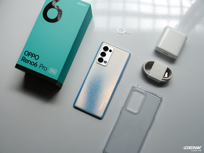Mở hộp OPPO Reno6 Pro chính hãng: Không còn thiết kế viền vuông, camera và hiệu năng được nâng cấp nhưng giá đắt gấp rưỡi Reno6 - Ảnh 2. Mở hộp OPPO Reno6 Pro chính hãng: Không còn thiết kế viền vuông, camera và hiệu năng được nâng cấp nhưng giá đắt gấp rưỡi Reno6 - Ảnh 2.