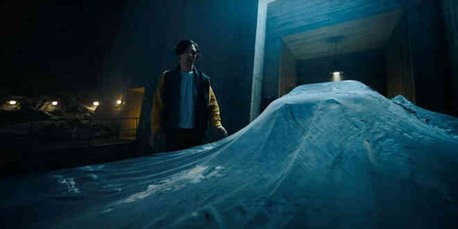 Soi teaser mới của The Flash: Barry Allen hack thời gian để về quá khứ cứu mẹ, Batman sẽ hi sinh? - Ảnh 15. Soi teaser mới của The Flash: Barry Allen hack thời gian để về quá khứ cứu mẹ, Batman sẽ hi sinh? - Ảnh 15.