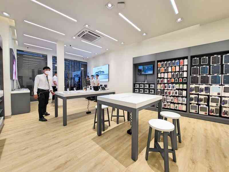 Bên trong cửa hàng đạt chuẩn Apple tại Việt Nam
