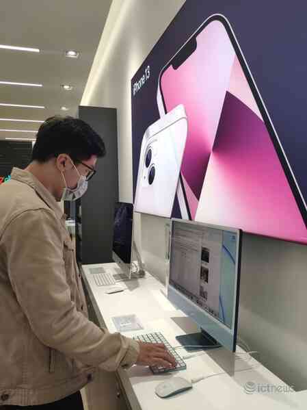 Bên trong cửa hàng đạt chuẩn Apple tại Việt Nam