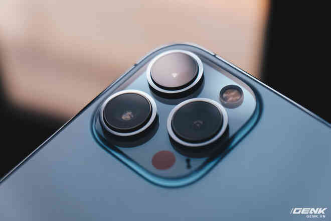 Mở hộp iPhone 13 Pro Max chính hãng đang cháy hàng tại Việt Nam - Ảnh 8. Mở hộp iPhone 13 Pro Max chính hãng đang cháy hàng tại Việt Nam - Ảnh 8.