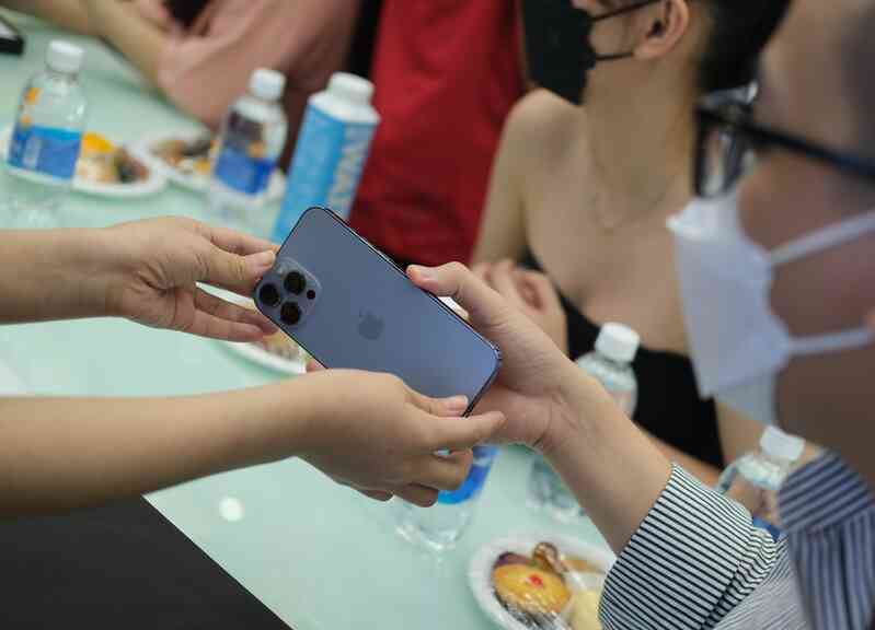 Bán lại mỗi chiếc iPhone 13 thu lời 2-5 triệu đồng ảnh 3 Ban lai moi chiec iPhone 13 thu loi 2-5 trieu dong anh 3