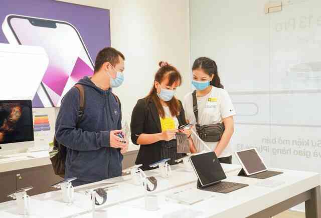 Fan Apple hào hứng với cửa hàng chuẩn “style” Apple tại Việt Nam - Ảnh 4. Fan Apple hào hứng với cửa hàng chuẩn “style” Apple tại Việt Nam - Ảnh 4.
