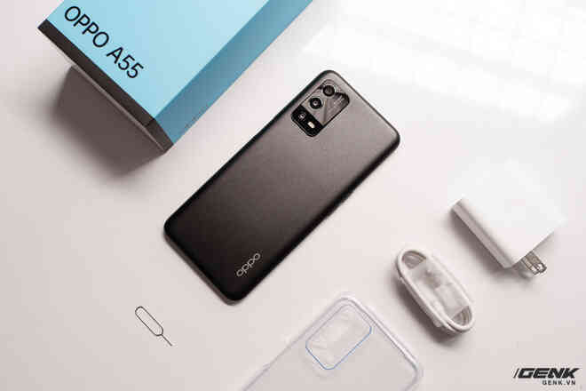 Trên tay OPPO A55 vừa ra mắt tại VN: Smartphone giá rẻ chỉ 4.9 triệu đồng nhưng có pin 5000mAh, camera 50MP, chống nước IPX4 - Ảnh 2. Trên tay OPPO A55 vừa ra mắt tại VN: Smartphone giá rẻ chỉ 4.9 triệu đồng nhưng có pin 5000mAh, camera 50MP, chống nước IPX4 - Ảnh 2.