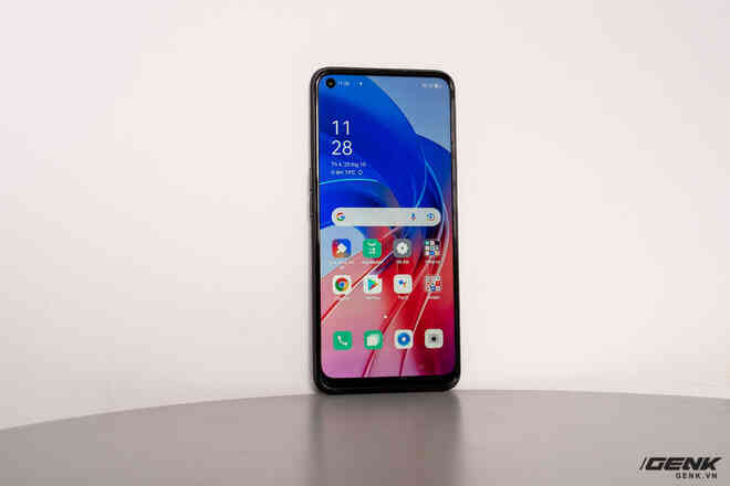 Trên tay OPPO A55 vừa ra mắt tại VN: Smartphone giá rẻ chỉ 4.9 triệu đồng nhưng có pin 5000mAh, camera 50MP, chống nước IPX4 - Ảnh 11. Trên tay OPPO A55 vừa ra mắt tại VN: Smartphone giá rẻ chỉ 4.9 triệu đồng nhưng có pin 5000mAh, camera 50MP, chống nước IPX4 - Ảnh 11.