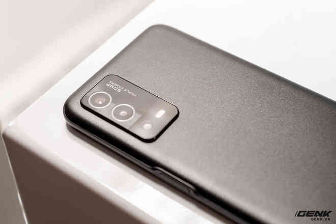 Trên tay OPPO A55 vừa ra mắt tại VN: Smartphone giá rẻ chỉ 4.9 triệu đồng nhưng có pin 5000mAh, camera 50MP, chống nước IPX4 - Ảnh 6. Trên tay OPPO A55 vừa ra mắt tại VN: Smartphone giá rẻ chỉ 4.9 triệu đồng nhưng có pin 5000mAh, camera 50MP, chống nước IPX4 - Ảnh 6.