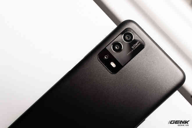Trên tay OPPO A55 vừa ra mắt tại VN: Smartphone giá rẻ chỉ 4.9 triệu đồng nhưng có pin 5000mAh, camera 50MP, chống nước IPX4 - Ảnh 9. Trên tay OPPO A55 vừa ra mắt tại VN: Smartphone giá rẻ chỉ 4.9 triệu đồng nhưng có pin 5000mAh, camera 50MP, chống nước IPX4 - Ảnh 9.
