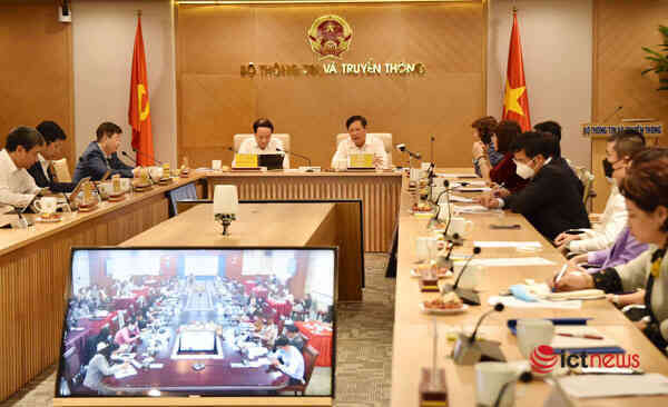 Hoàn thành liên thông mã QR trên 2 ứng dụng PC-Covid và VNeID vào ngày 1/11
