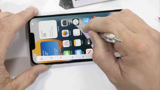 Kiểm chứng độ bền iPhone 13 Pro Max: Những điều mà Apple không nói với người dùng? - Ảnh 4. Kiểm chứng độ bền iPhone 13 Pro Max: Những điều mà Apple không nói với người dùng? - Ảnh 4.