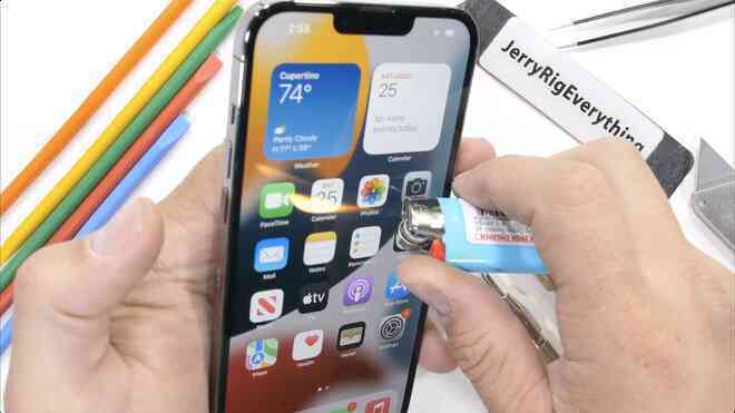 Kiểm chứng độ bền iPhone 13 Pro Max: Những điều mà Apple không nói với người dùng? - Ảnh 6. Kiểm chứng độ bền iPhone 13 Pro Max: Những điều mà Apple không nói với người dùng? - Ảnh 6.