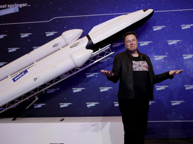 Sợ phải trả đến 50 tỷ USD tiền thuế, Elon Musk nói "Thà dùng số tiền đó để đưa người lên Sao Hỏa"