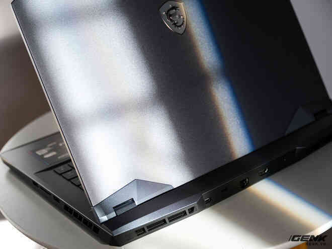 Đánh giá laptop MSI GE66 Raider: Vẻ ngoài không ấn tượng nhưng bù lại có tâm hồn đẹp - Ảnh 2. Đánh giá laptop MSI GE66 Raider: Vẻ ngoài không ấn tượng nhưng bù lại có tâm hồn đẹp - Ảnh 2.