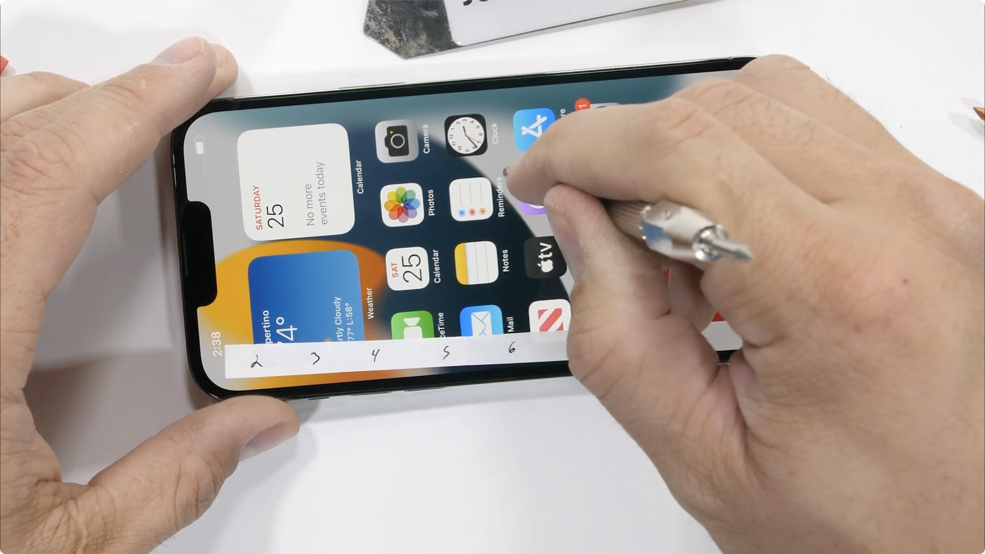 Kiểm chứng độ bền iPhone 13 Pro Max: Những điều mà Apple không nói với người dùng? - Ảnh 4. Kiểm chứng độ bền iPhone 13 Pro Max: Những điều mà Apple không nói với người dùng? - Ảnh 4.