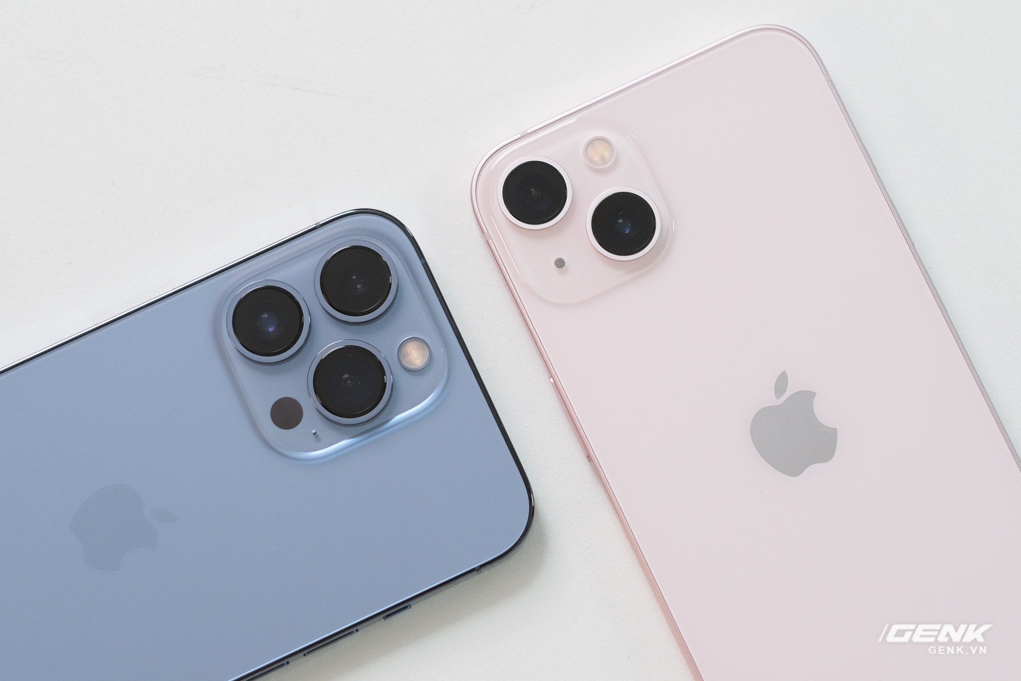 Tại sao iPhone 13 lại có camera đặt chéo? Có phải Apple làm vậy chỉ để cho khác iPhone 12 hay không? - Ảnh 4. Tại sao iPhone 13 lại có camera đặt chéo? Có phải Apple làm vậy chỉ để cho khác iPhone 12 hay không? - Ảnh 4.