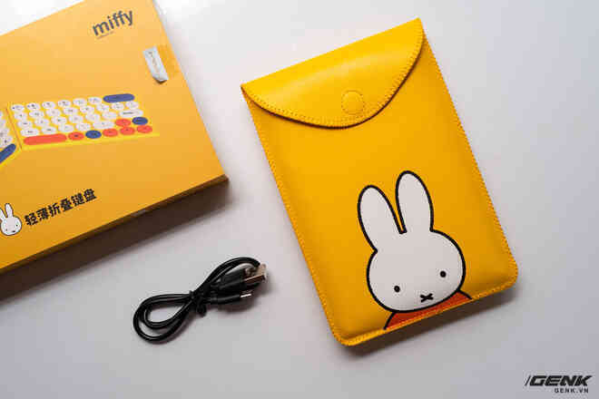 Trải nghiệm nhanh bàn phím gập MiPOW Mini Slim-Fold mỏng nhất thế giới: Gõ chưa đã tay nhưng bù lại gấp gọn như cuốn sổ rất đẹp - Ảnh 11. Trải nghiệm nhanh bàn phím gập MiPOW Mini Slim-Fold mỏng nhất thế giới: Gõ chưa đã tay nhưng bù lại gấp gọn như cuốn sổ rất đẹp - Ảnh 11.