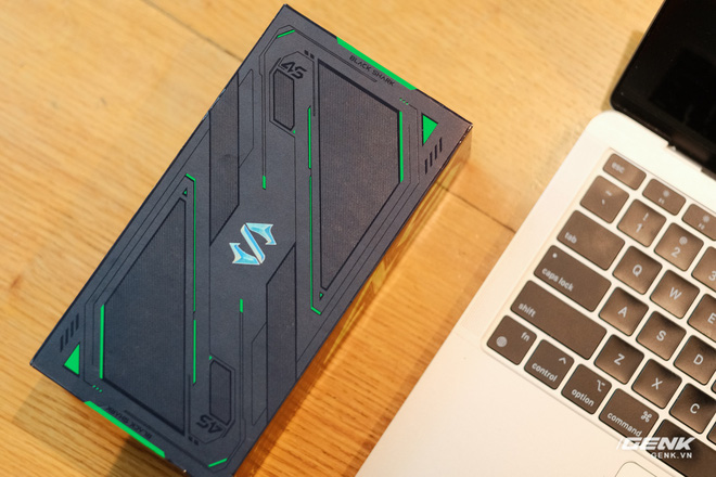 Trên tay Black Shark 4S: Nâng cấp nhỏ không đáng mua, giá 10.9 triệu đồng