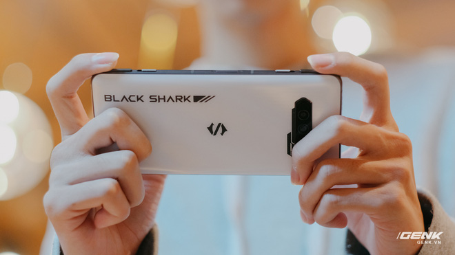 Trên tay Black Shark 4S: Nâng cấp nhỏ không đáng mua, giá 10.9 triệu đồng - Ảnh 7. Trên tay Black Shark 4S: Nâng cấp nhỏ không đáng mua, giá 10.9 triệu đồng - Ảnh 7.