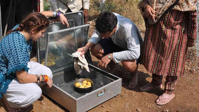 Ấn Độ: Cả ngôi làng nấu ăn bằng năng lượng mặt trời để cứu rừng - Ảnh 7.
