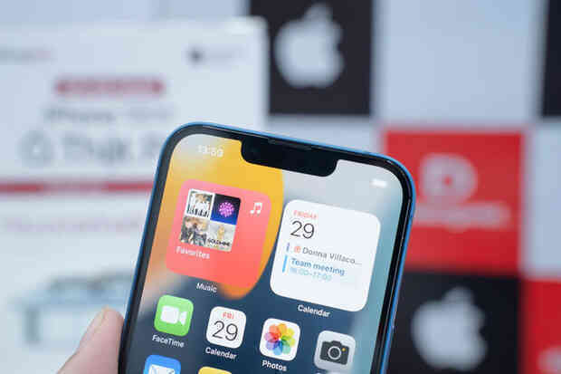 iPhone 13 giảm giá đến 5 triệu đồng, về mức bình ổn sau 1 tháng mở bán - Ảnh 3. iPhone 13 giảm giá đến 5 triệu đồng, về mức bình ổn sau 1 tháng mở bán - Ảnh 3.