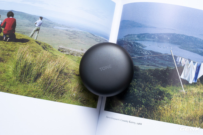 Trên tay LG TONE Free FP8: Chống ồn chủ động, đèn NanoUV diệt khuẩn, tính năng thì thầm độc đáo - Ảnh 9. Trên tay LG TONE Free FP8: Chống ồn chủ động, đèn NanoUV diệt khuẩn, tính năng thì thầm độc đáo - Ảnh 9.