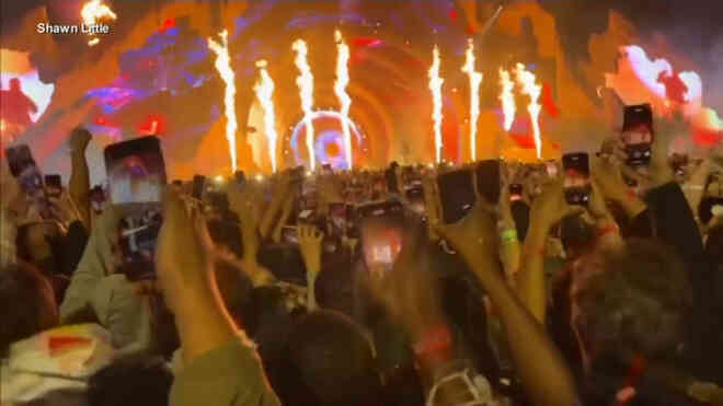 Vật lý đằng sau thảm kịch Astroworld: Khi đám đông trở thành một khối như chất lỏng, bạn có thể bị chết đuối trong biển người - Ảnh 6. Vật lý đằng sau thảm kịch Astroworld: Khi đám đông trở thành một khối như chất lỏng, bạn có thể bị chết đuối trong biển người - Ảnh 6.