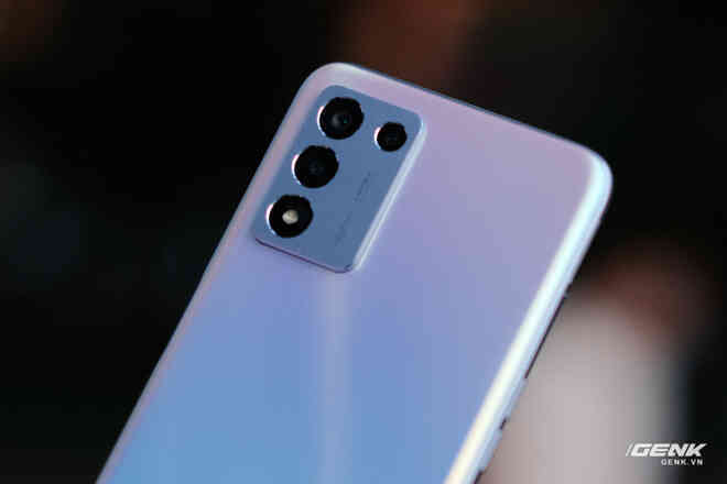 Trên tay realme Q3s: Smartphone giá dưới 6 triệu có màn hình 144Hz, cấu hình của máy 10 triệu - Ảnh 6. Trên tay realme Q3s: Smartphone giá dưới 6 triệu có màn hình 144Hz, cấu hình của máy 10 triệu - Ảnh 6.