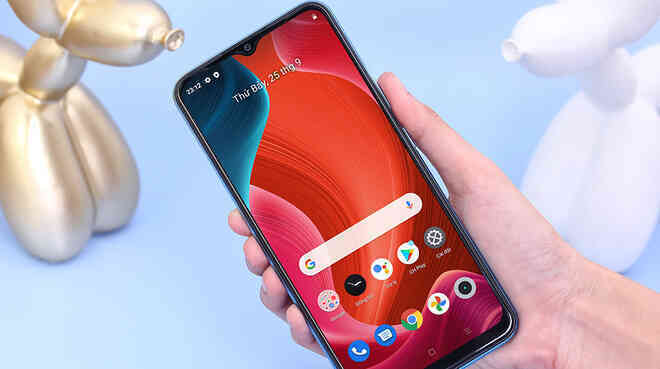 realme ra mắt điện thoại giá 5 triệu có màn hình giọt nước, dùng sạc microUSB tại VN - Ảnh 3. realme ra mắt điện thoại giá 5 triệu có màn hình giọt nước, dùng sạc microUSB tại VN - Ảnh 3.