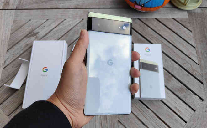 Google thừa nhận giấu tốc độ sạc thực tế của Google Pixel 6 - Ảnh 2. Google thừa nhận giấu tốc độ sạc thực tế của Google Pixel 6 - Ảnh 2.