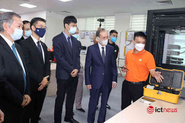 Sinh viên PTIT có thêm phòng lab viễn thông phục vụ học tập gắn kết thực tiễn