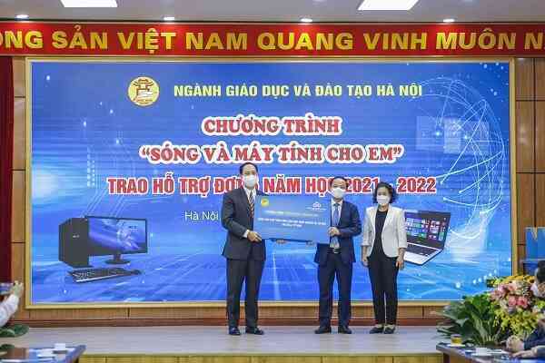 CMC tặng 400 máy tính trị giá 4 tỷ đồng cho học sinh khó khăn tại Hà Nội