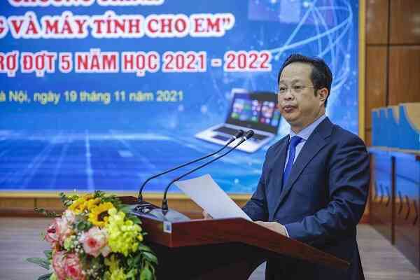 CMC tặng 400 máy tính trị giá 4 tỷ đồng cho học sinh khó khăn tại Hà Nội