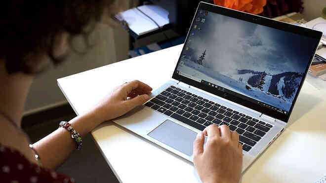 Dùng phương thức mua trước trả sau để mua 1 chiếc laptop, cô sinh viên miệt mài thanh toán và sau 7 năm đã bị sốc khi phát hiện ra điều này - Ảnh 2. Dùng phương thức mua trước trả sau để mua 1 chiếc laptop, cô sinh viên miệt mài thanh toán và sau 7 năm đã bị sốc khi phát hiện ra điều này - Ảnh 2.